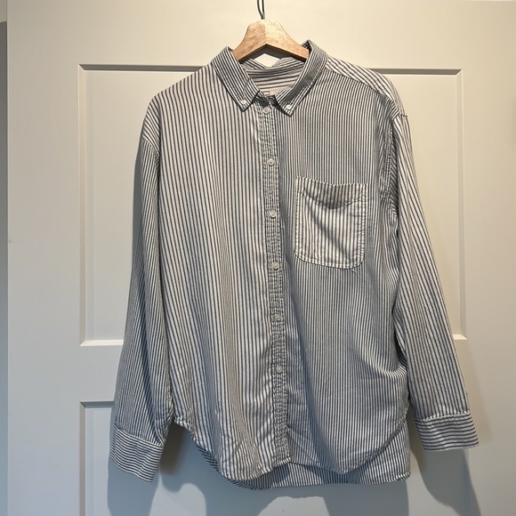 American Eagle Relaxed Button Down Blouse in Size Medium | New Without Tags - Picture 7 of 9